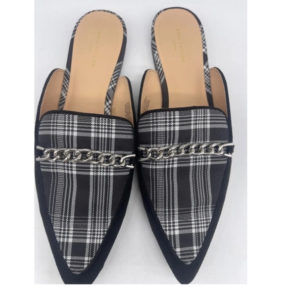 Ann Taylor Womens Black Pointed Toe Chain Slip Mules Size 9.5 Loafers Faux Suede - Picture 3 of 10